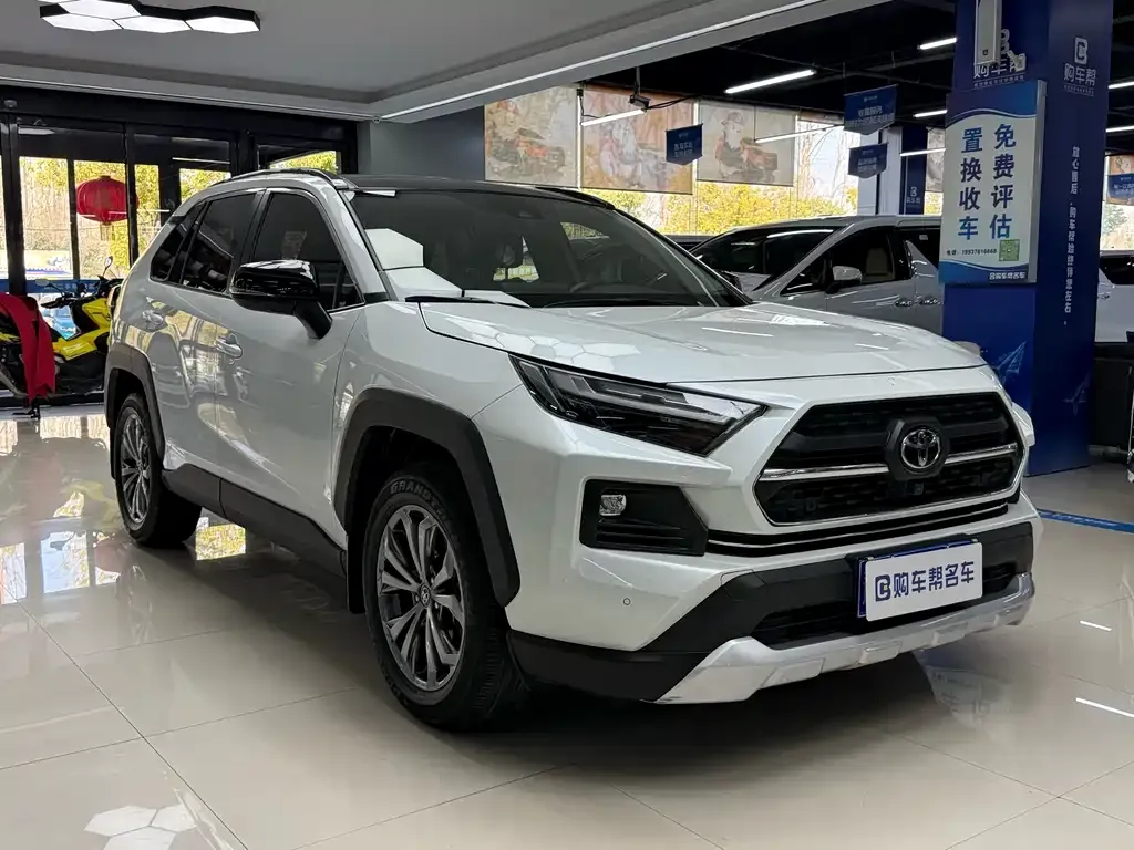 Toyota RAV4 — фото 10