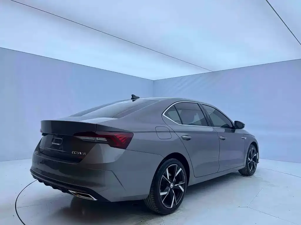 Skoda Octavia — фото 3