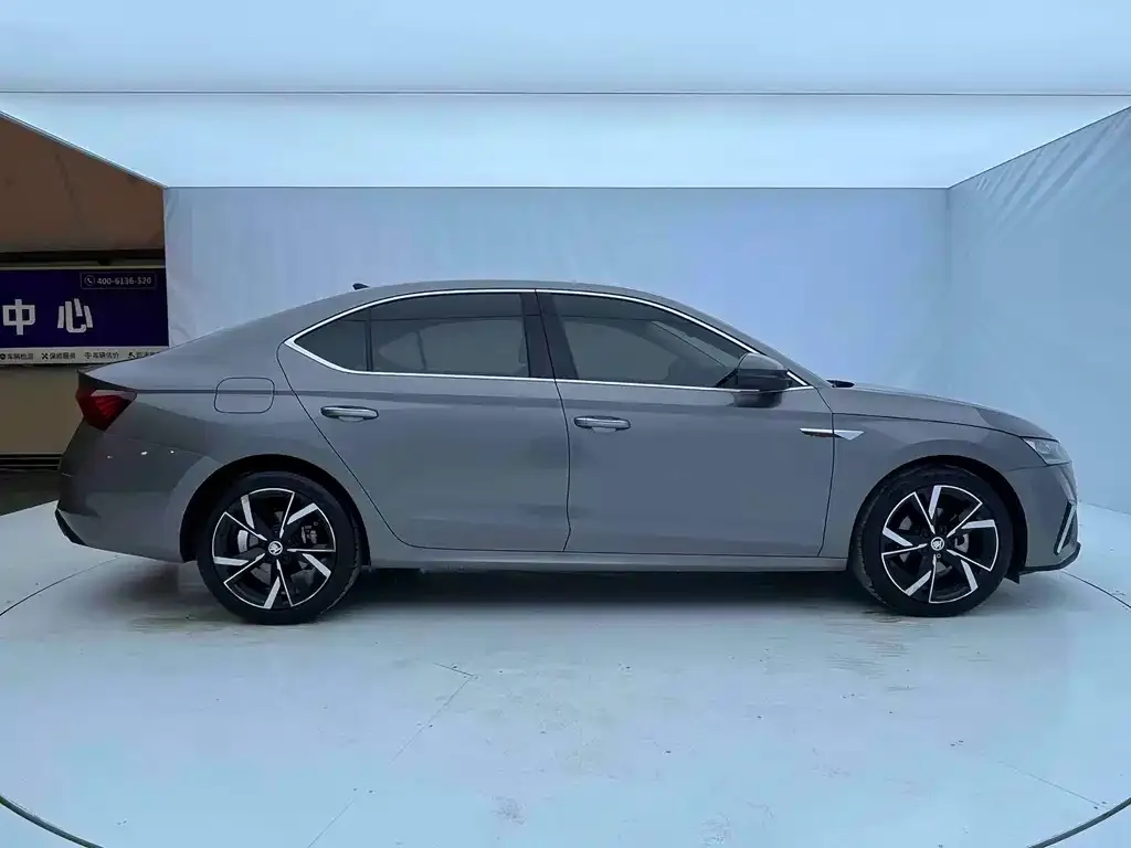 Skoda Octavia — фото 2