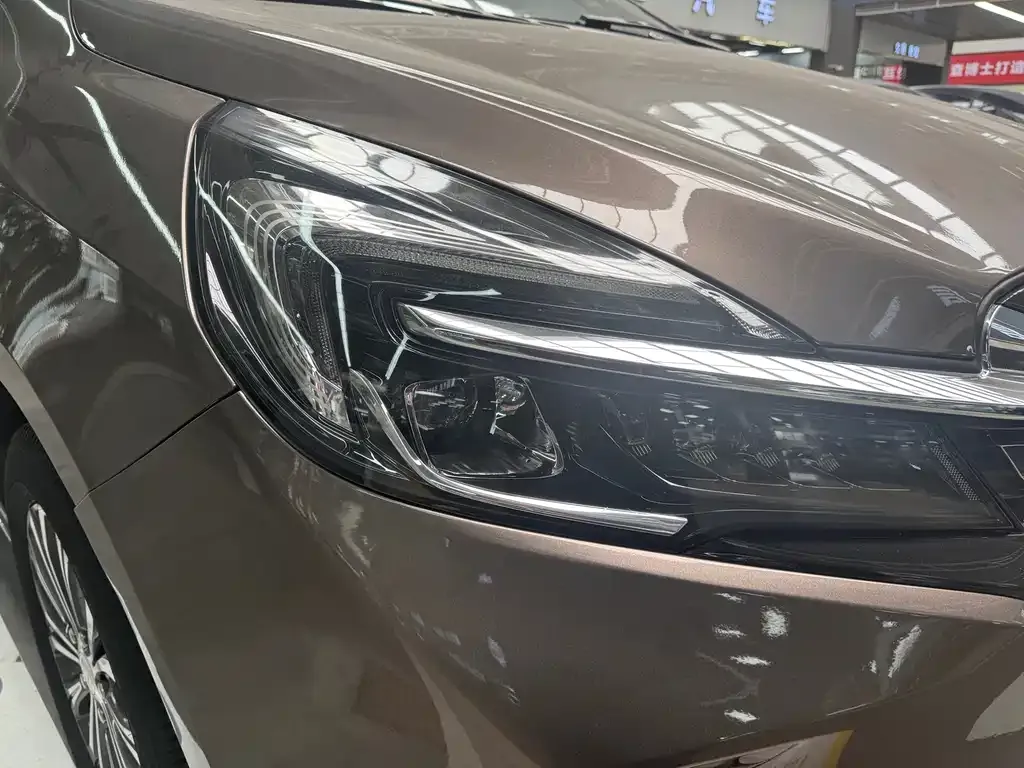 Buick GL8 2023 из CN, фото 5