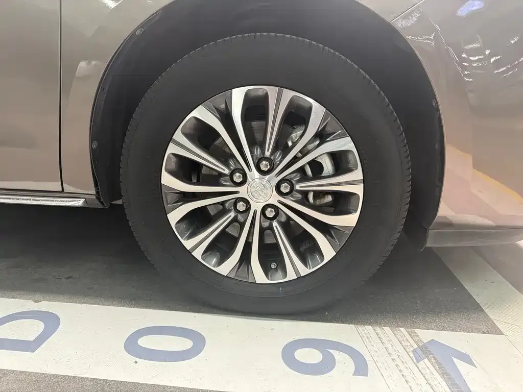 Buick GL8 2023 из CN, фото 4
