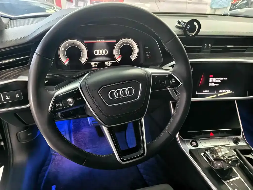Audi A6L — фото 7