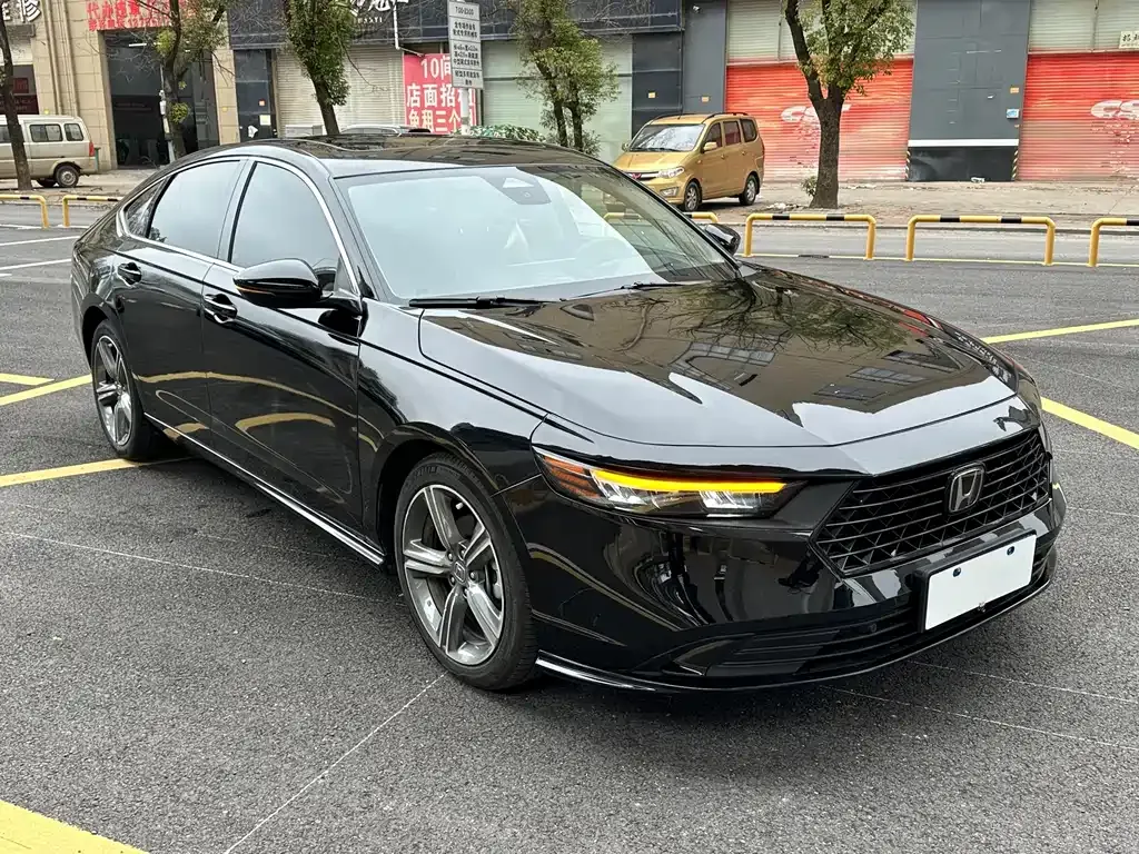 Honda Accord — фото 9