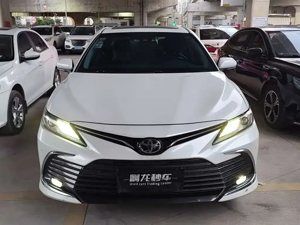 Toyota Camry — фото 9