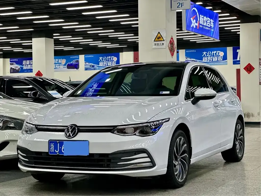 Volkswagen Golf 2022 из CN, фото 1