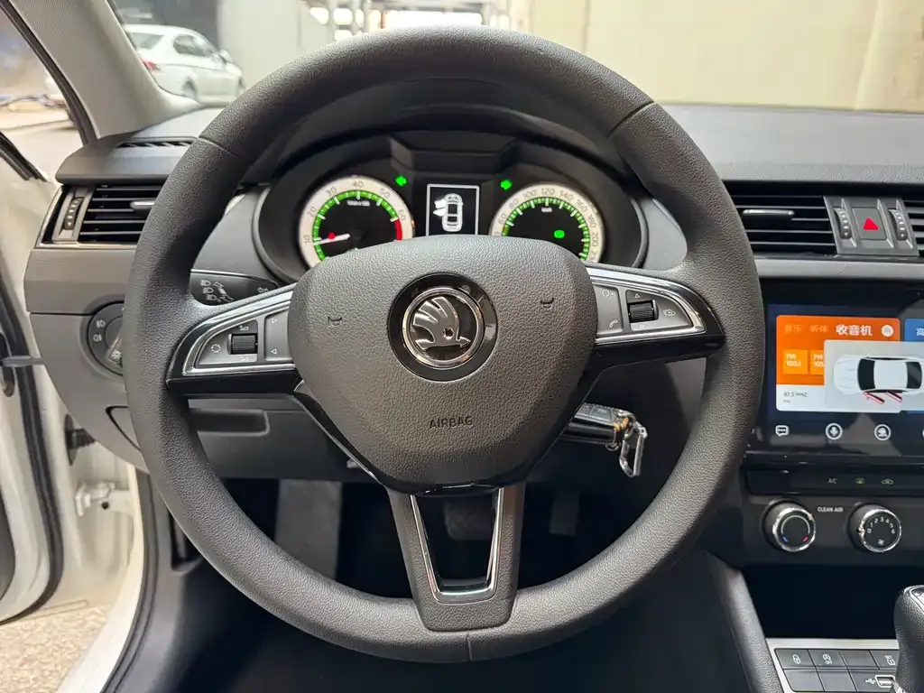 Skoda Octavia 2022 из CN, фото 10