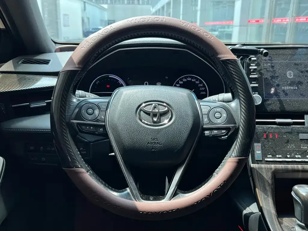 Toyota Avalon — фото 2