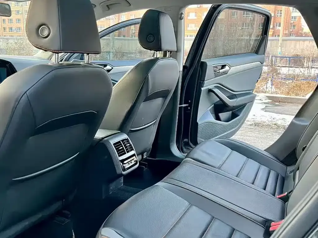 Volkswagen Sagitar 2022 из CN, фото 6