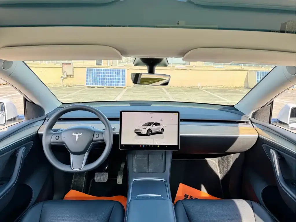 Tesla Model Y — фото 4