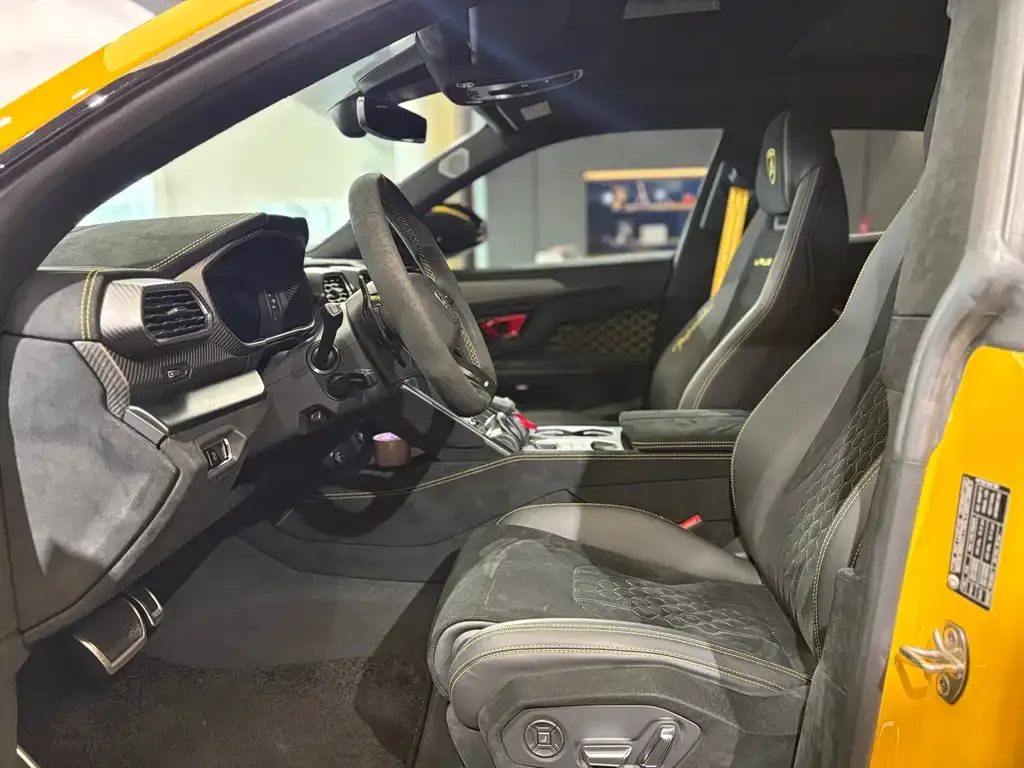 Lamborghini Urus 2024 из CN, фото 2