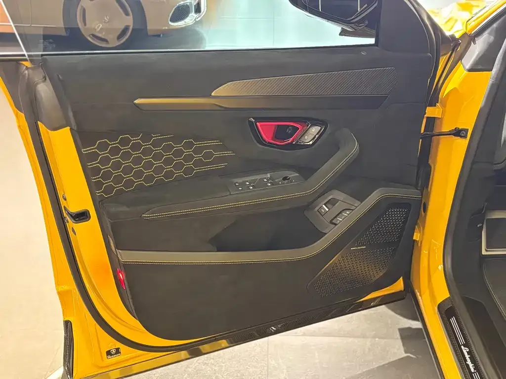 Lamborghini Urus 2024 из CN, фото 3