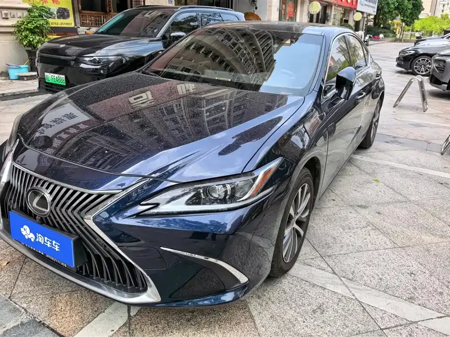 Lexus ES — фото 1