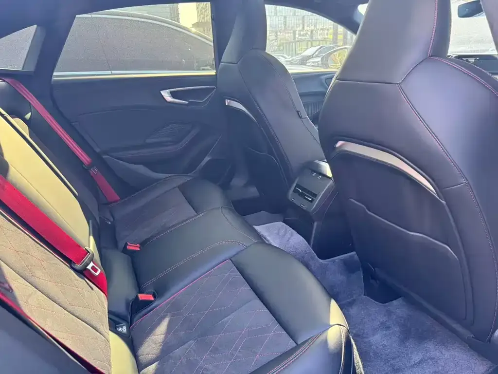 Audi A5L Sportback 2025 из CN, фото 2