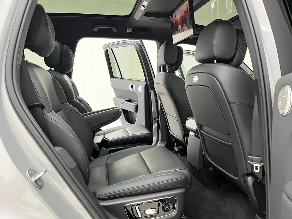 Li Auto L8 — фото 7