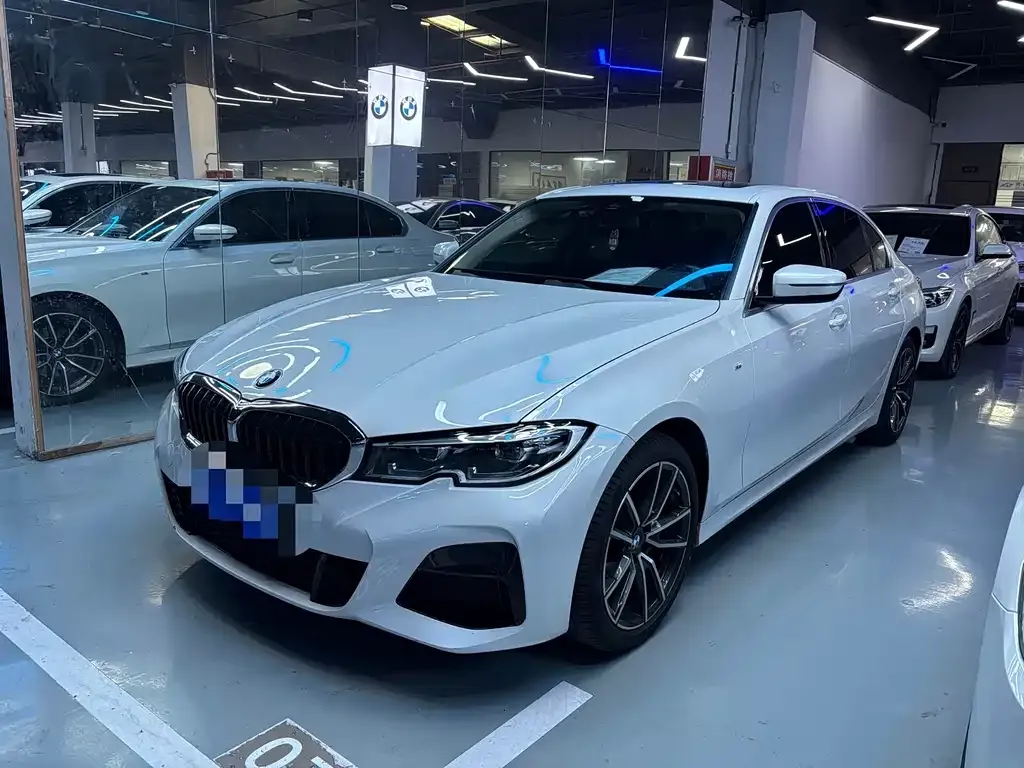 BMW 3 Series 2022 из CN, фото 1