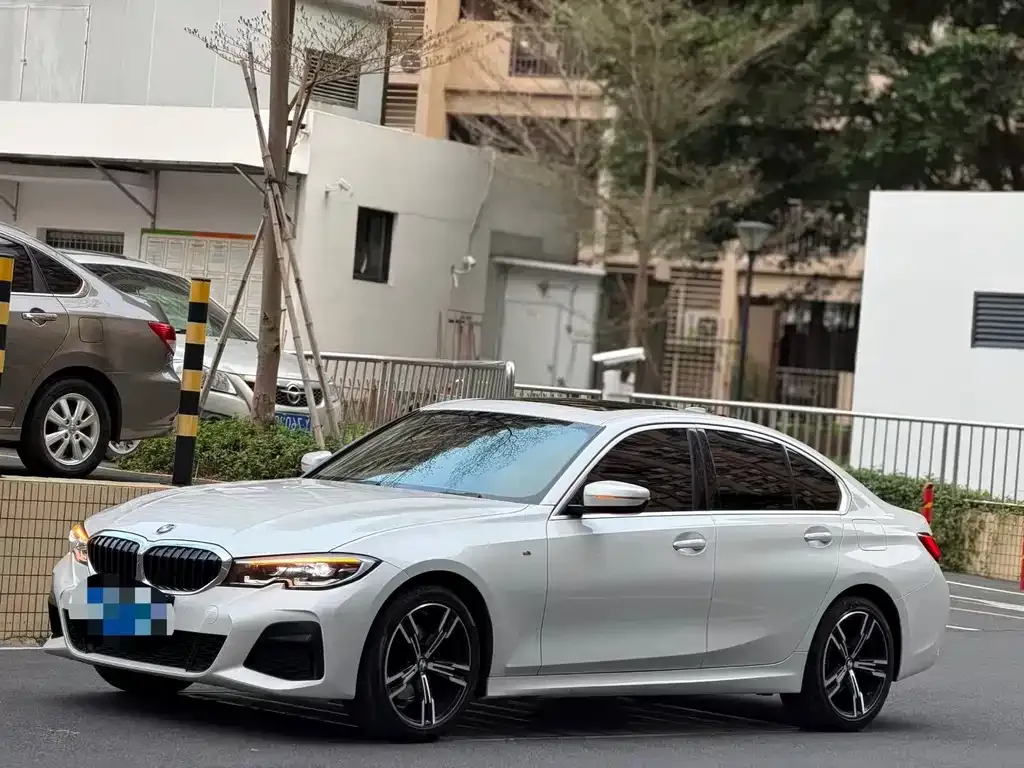 BMW 3 Series — фото 1