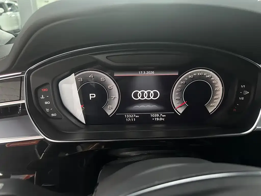 Audi A8 2024 из CN, фото 2