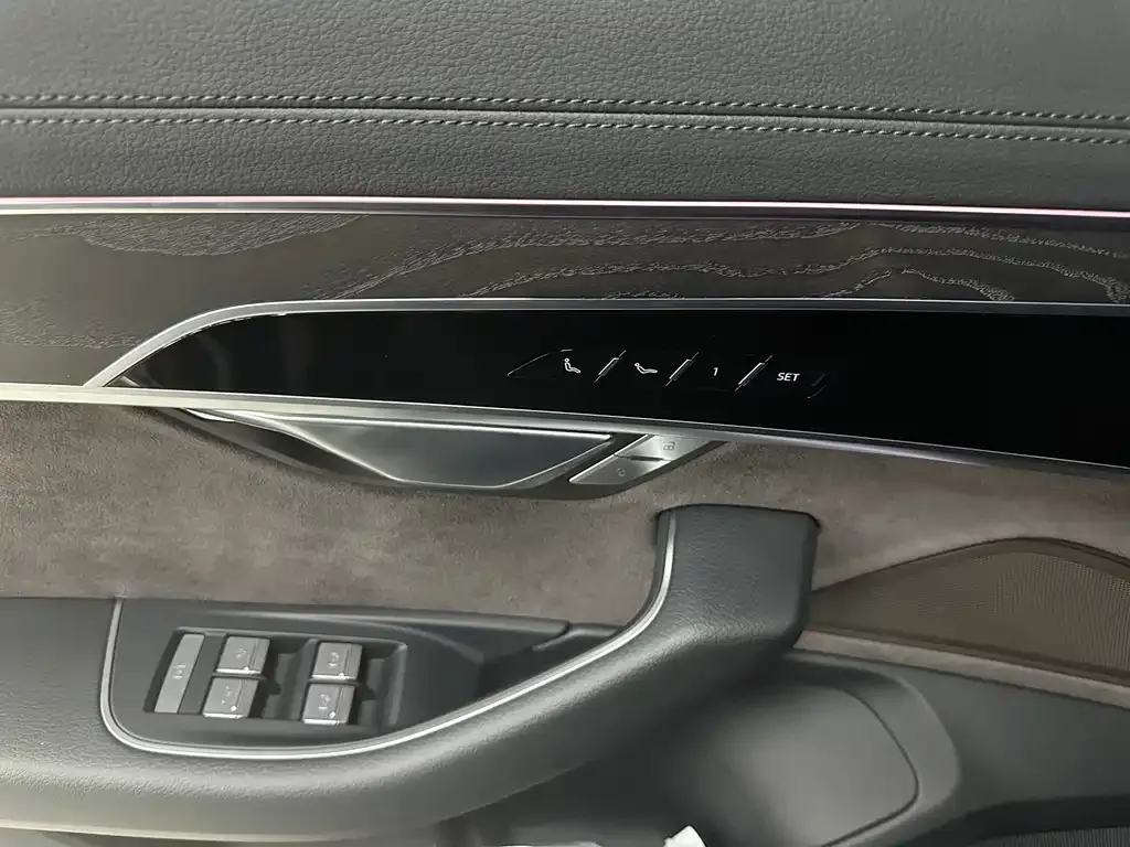 Audi A8 2024 из CN, фото 7