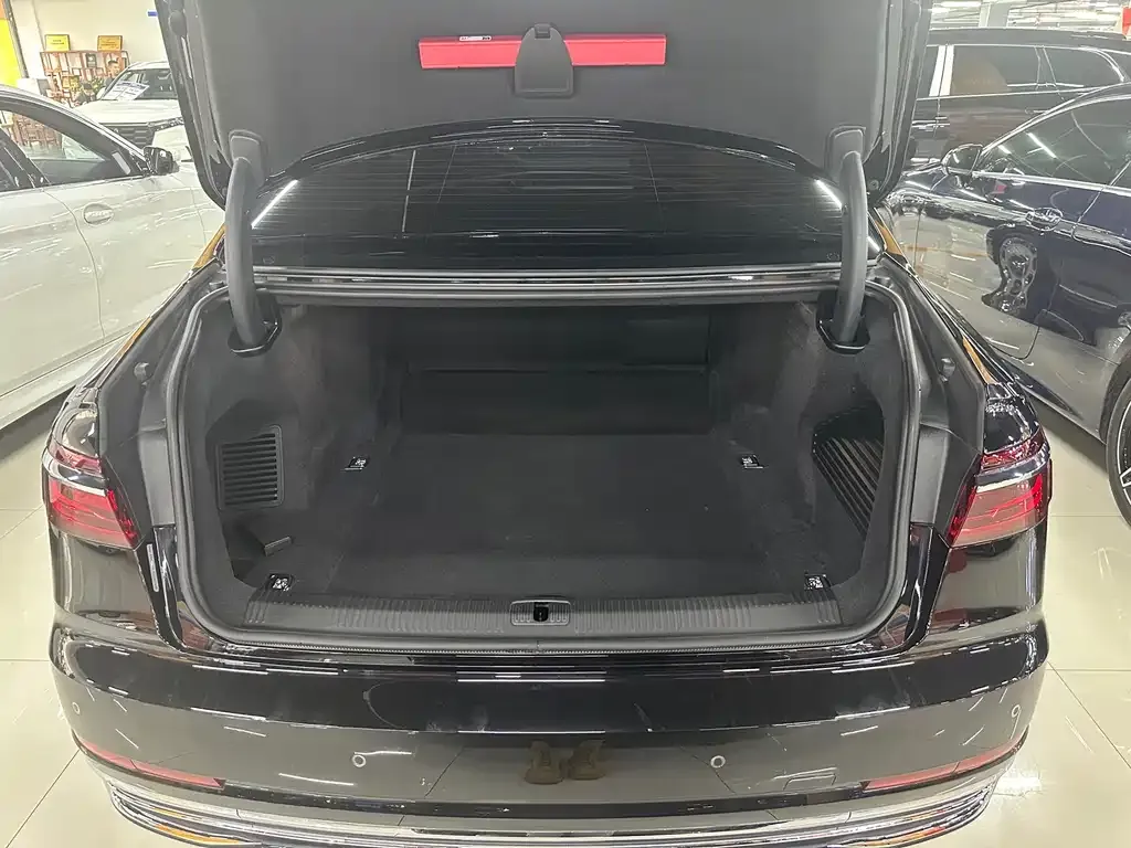 Audi A8 2024 из CN, фото 5