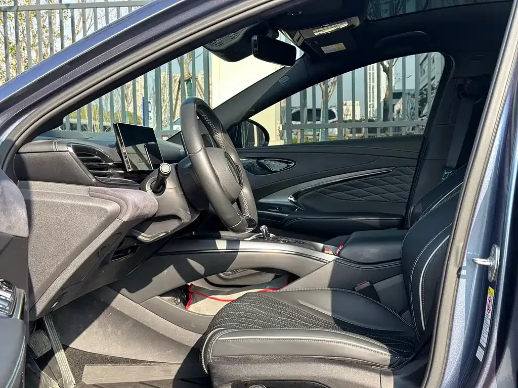BYD Seal — фото 8