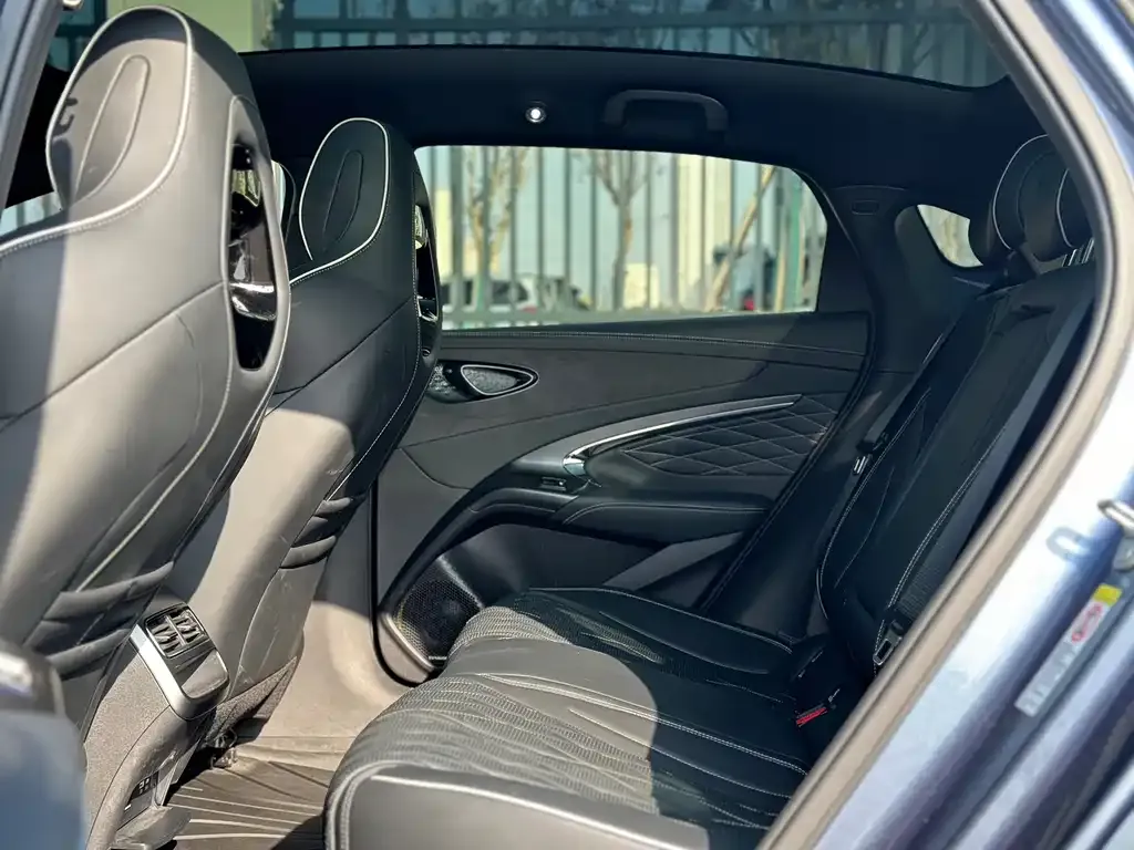 BYD Seal — фото 2