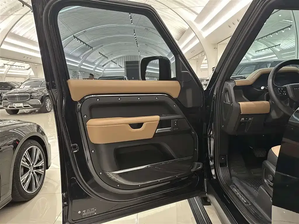 Land Rover Defender 2025 из CN, фото 9