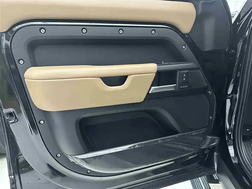 Land Rover Defender 2025 из CN, фото 5