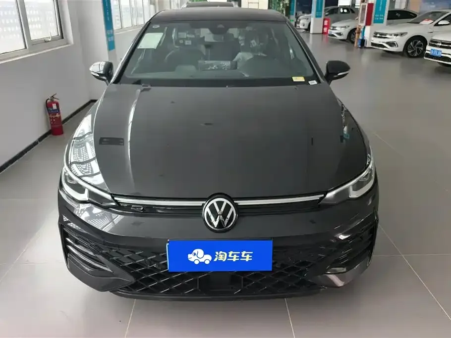 Volkswagen Golf 2025 из CN, фото 2