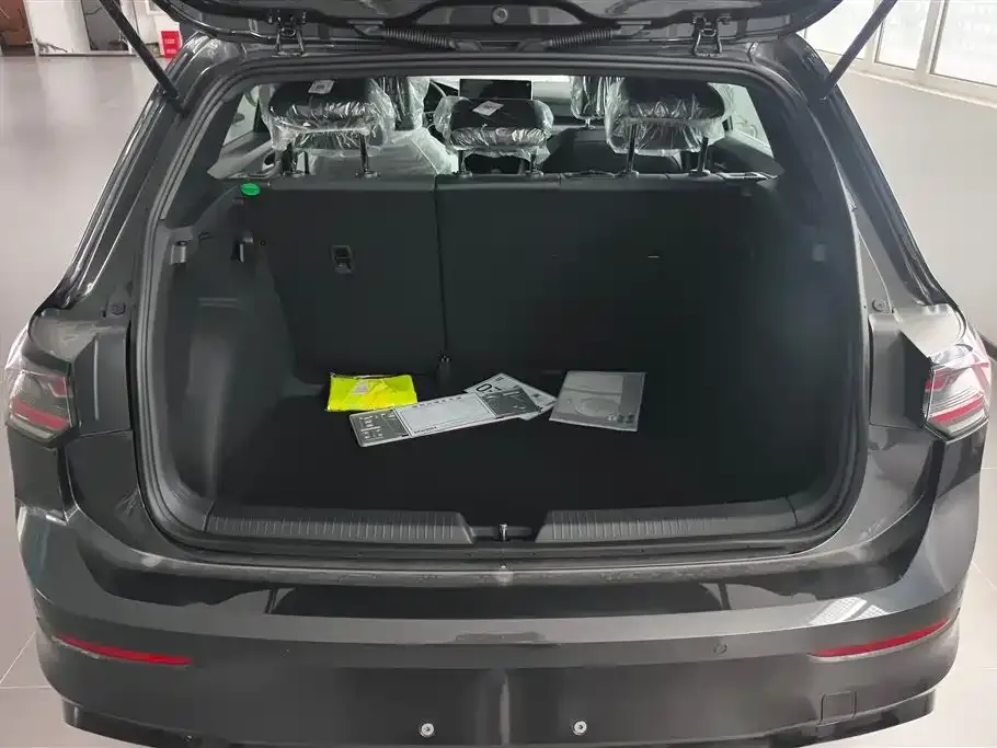Volkswagen Golf 2025 из CN, фото 4