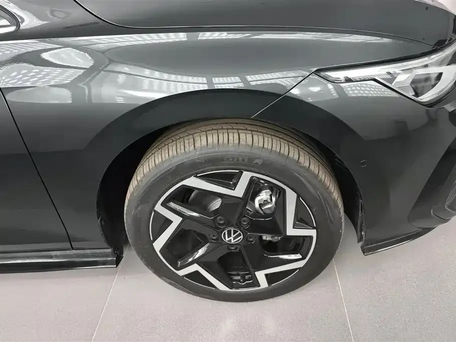 Volkswagen Golf 2025 из CN, фото 10