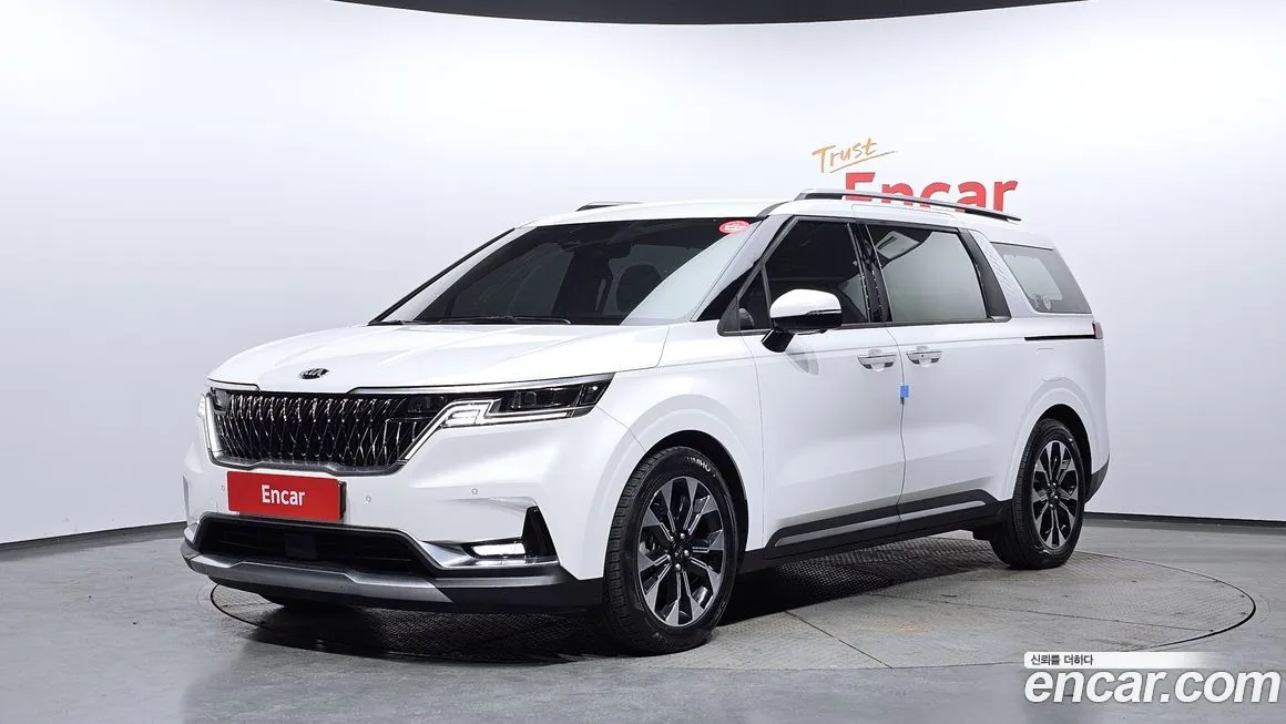 Kia Carnival — фото 1