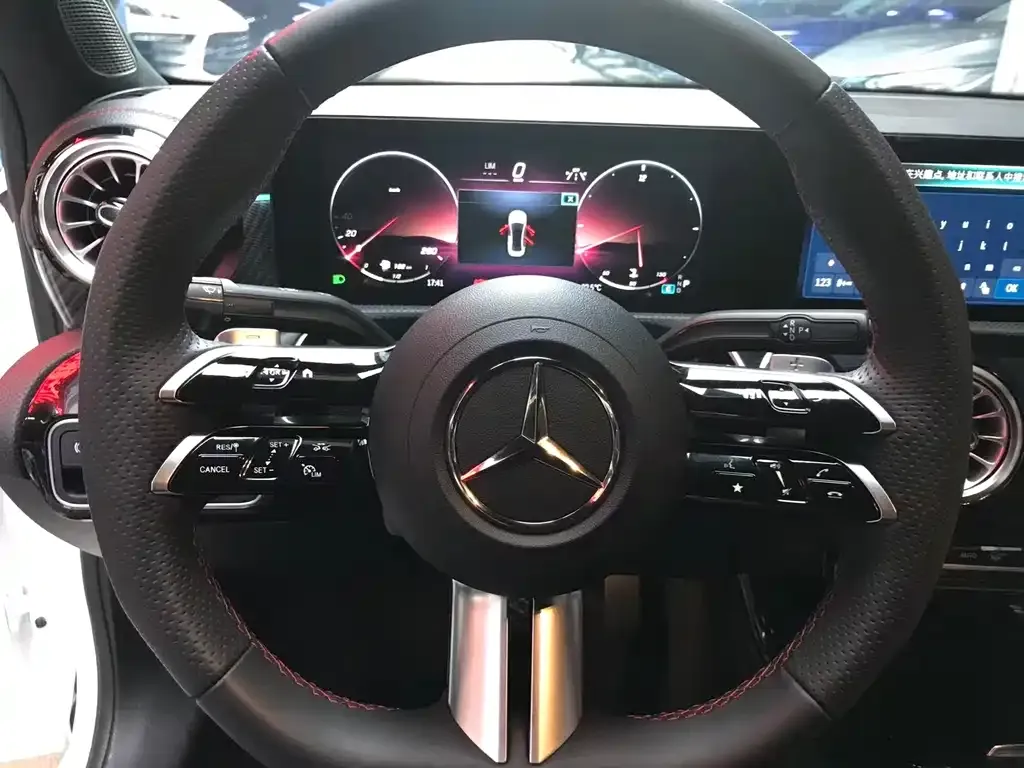 Mercedes-Benz A-Class 2023 из CN, фото 5