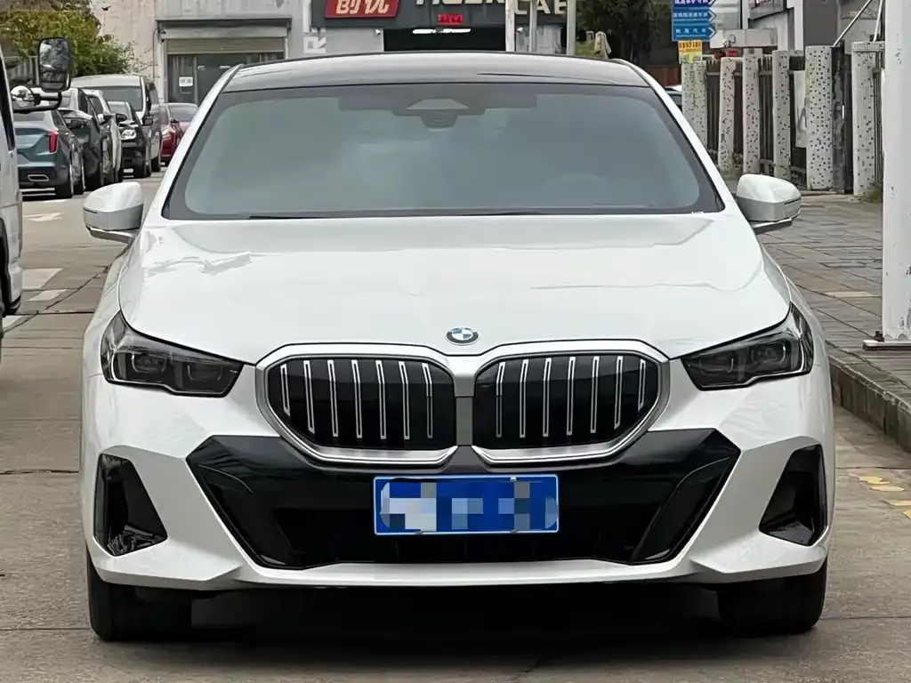 BMW 5 Series 2026 из CN, фото 1