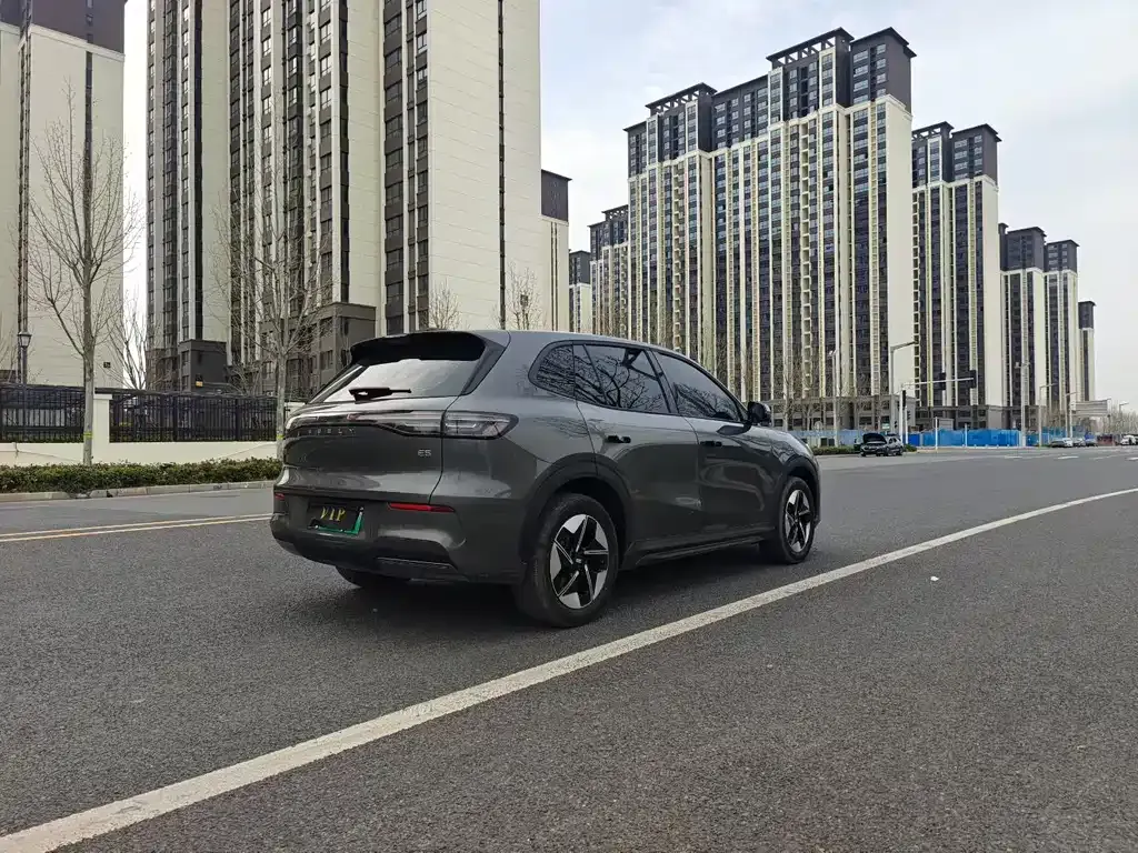 Geely Galaxy E5 — фото 8