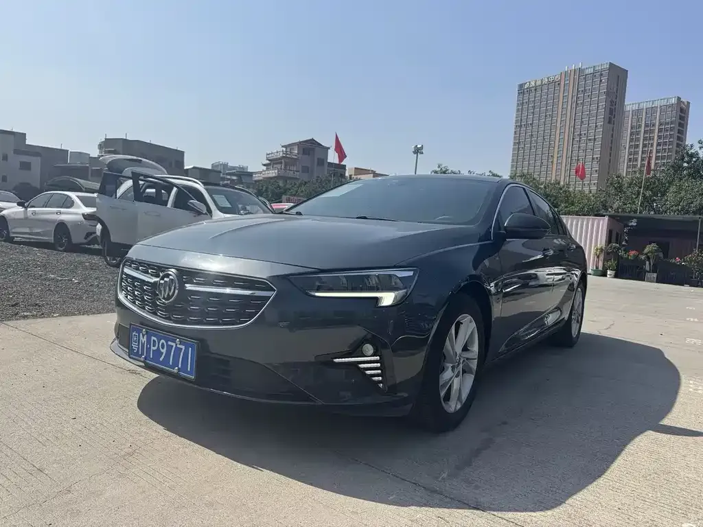 Buick Regal — фото 1