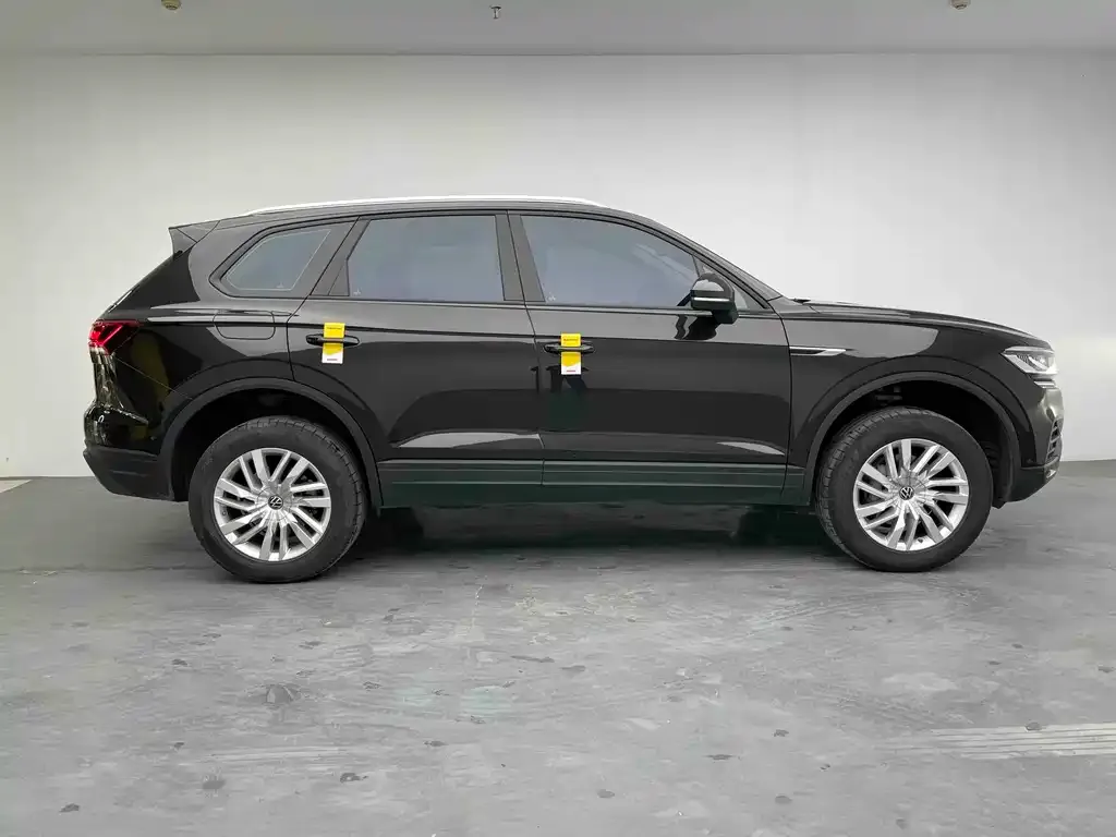 Volkswagen Touareg 2023 из CN, фото 7