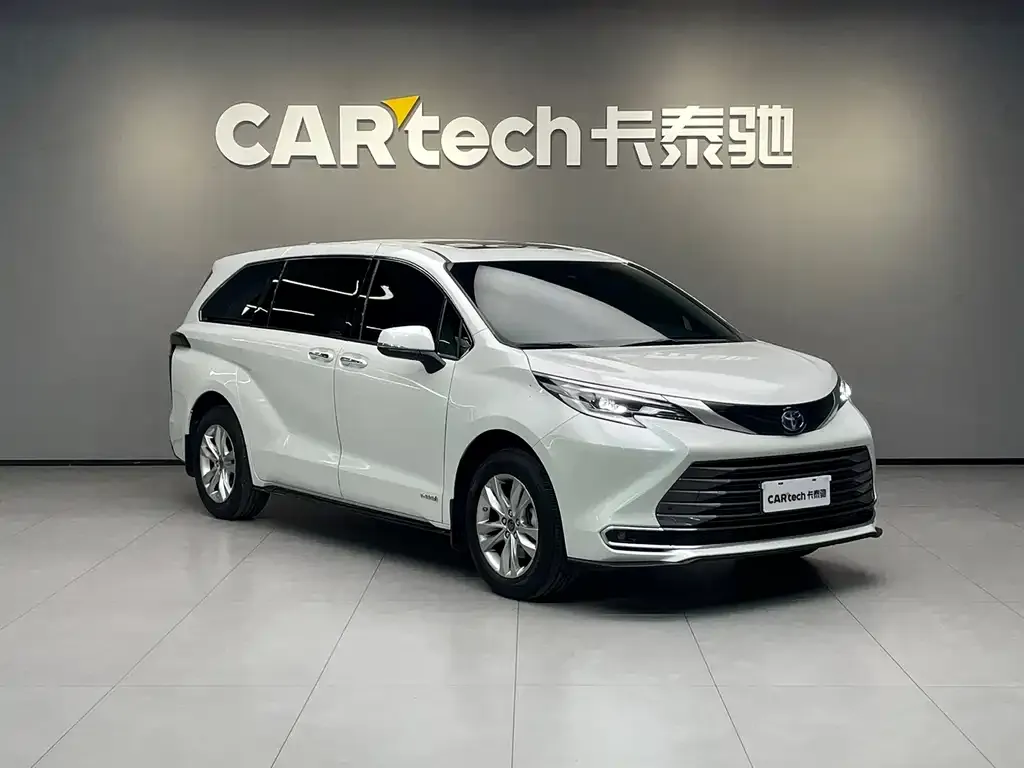 Toyota Sienna 2024 из CN, фото 3