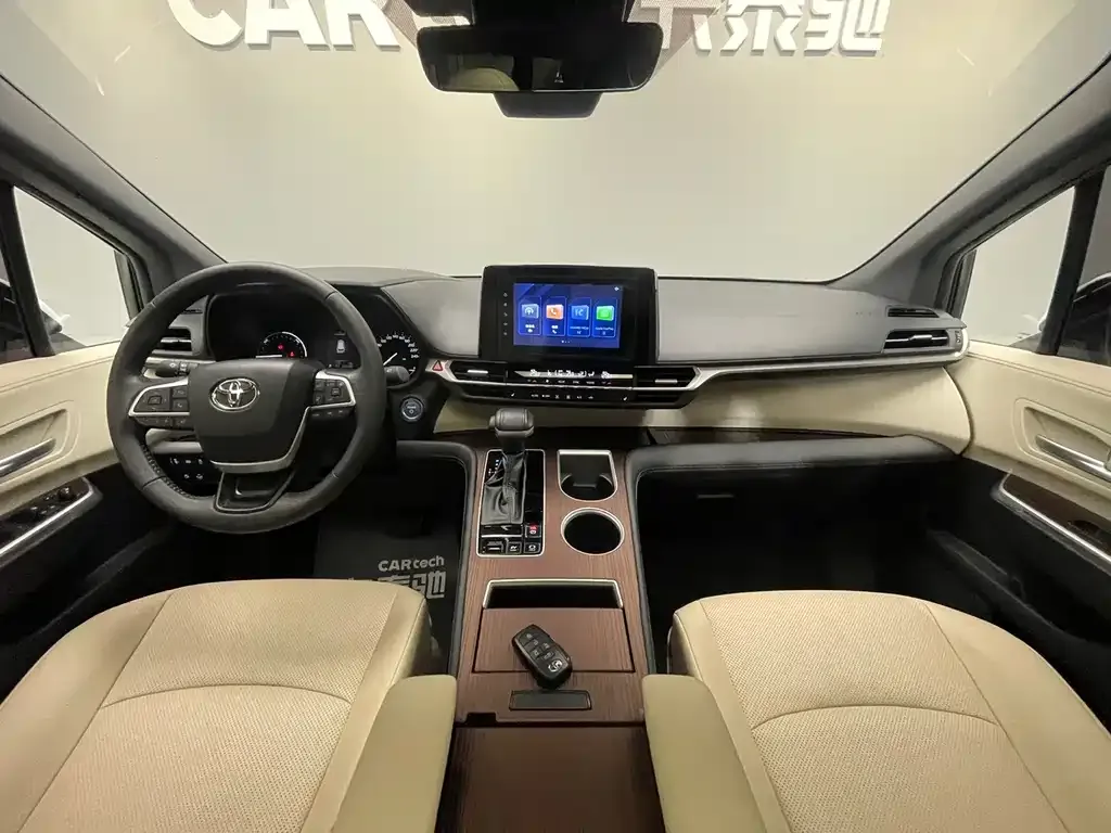 Toyota Sienna 2024 из CN, фото 9