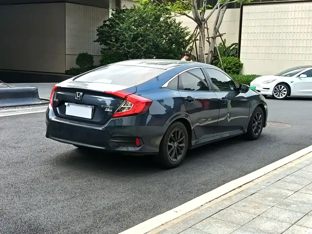 Honda Civic — фото 9