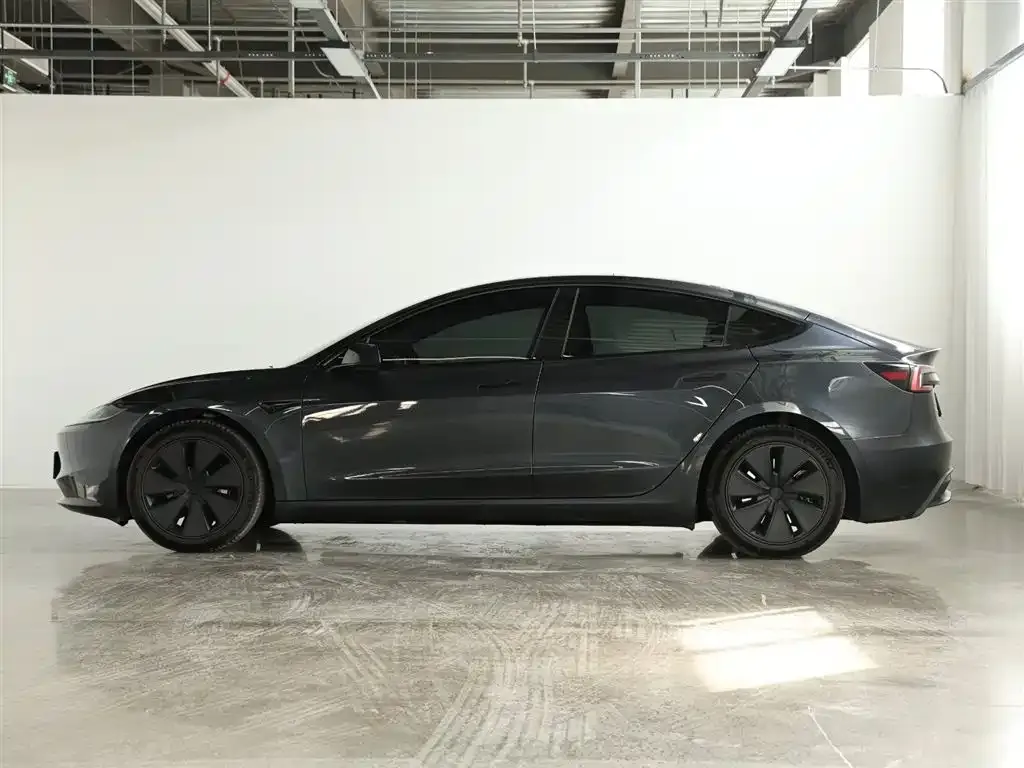 Tesla Model 3 — фото 7