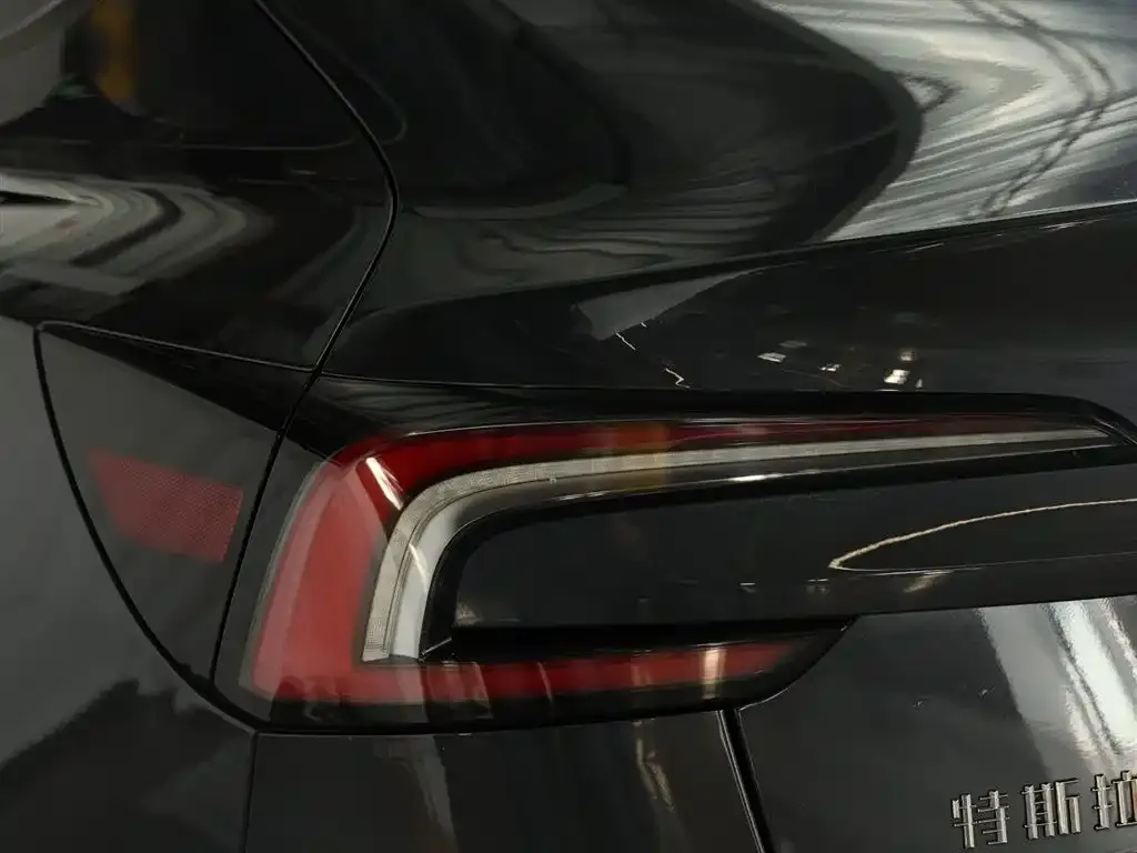 Tesla Model 3 — фото 6
