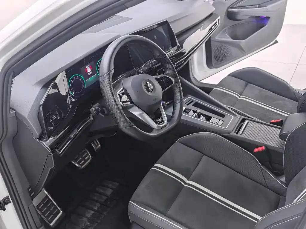 Volkswagen Golf 2021 из CN, фото 8