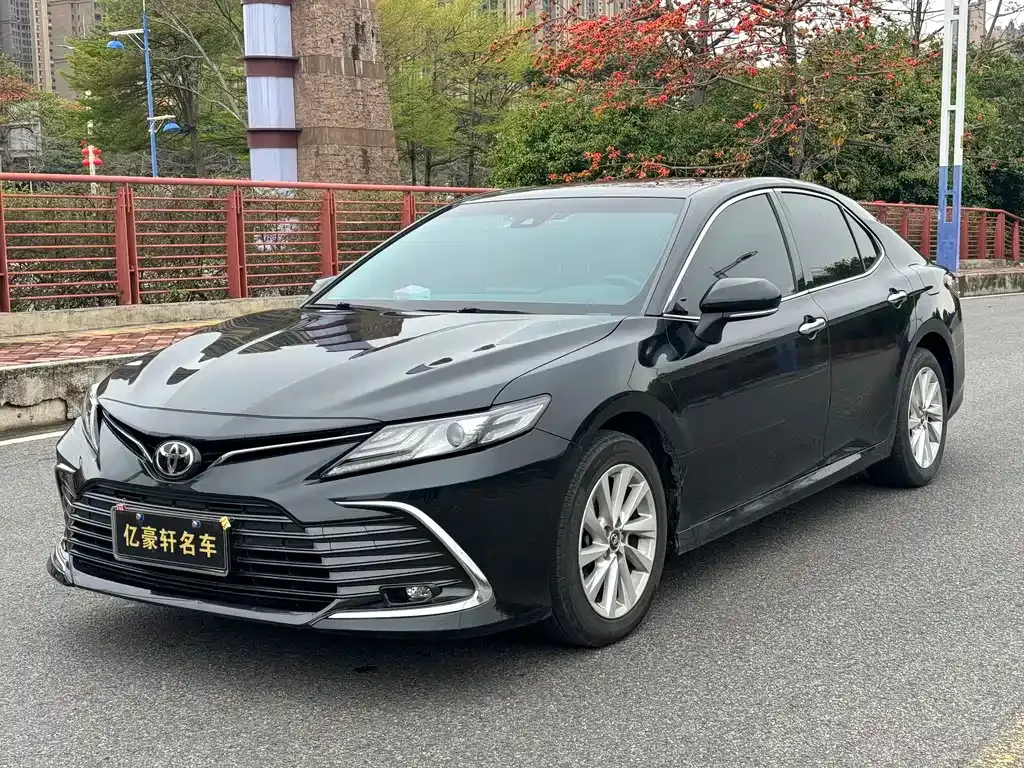 Toyota Camry 2023 из CN, фото 1