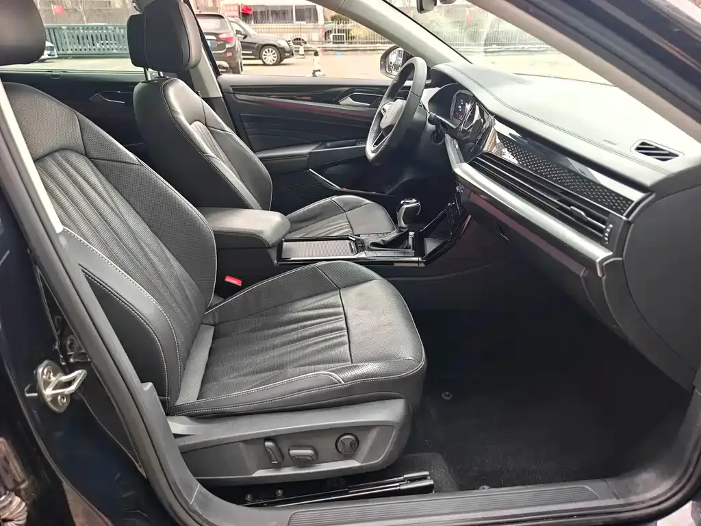 Volkswagen Passat 2022 из CN, фото 7
