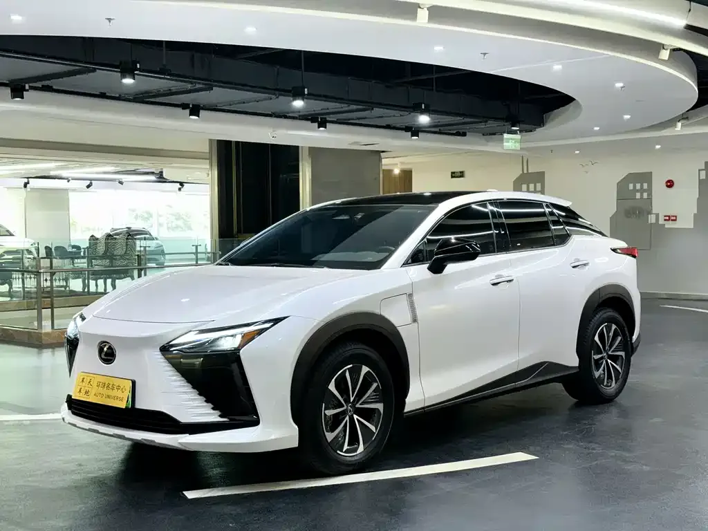 Lexus RZ — фото 1
