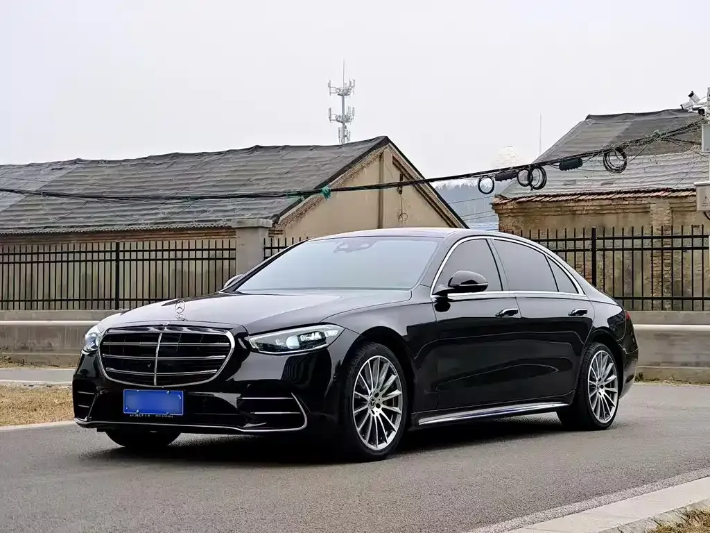 Mercedes-Benz S-Class — фото 1