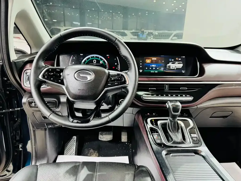 GAC Motor Trumpchi M6 — фото 3