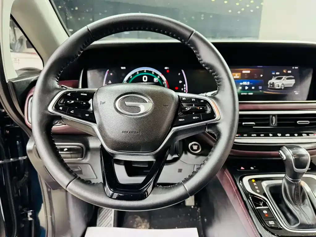 GAC Motor Trumpchi M6 — фото 8