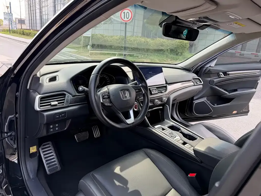 Honda Accord — фото 4