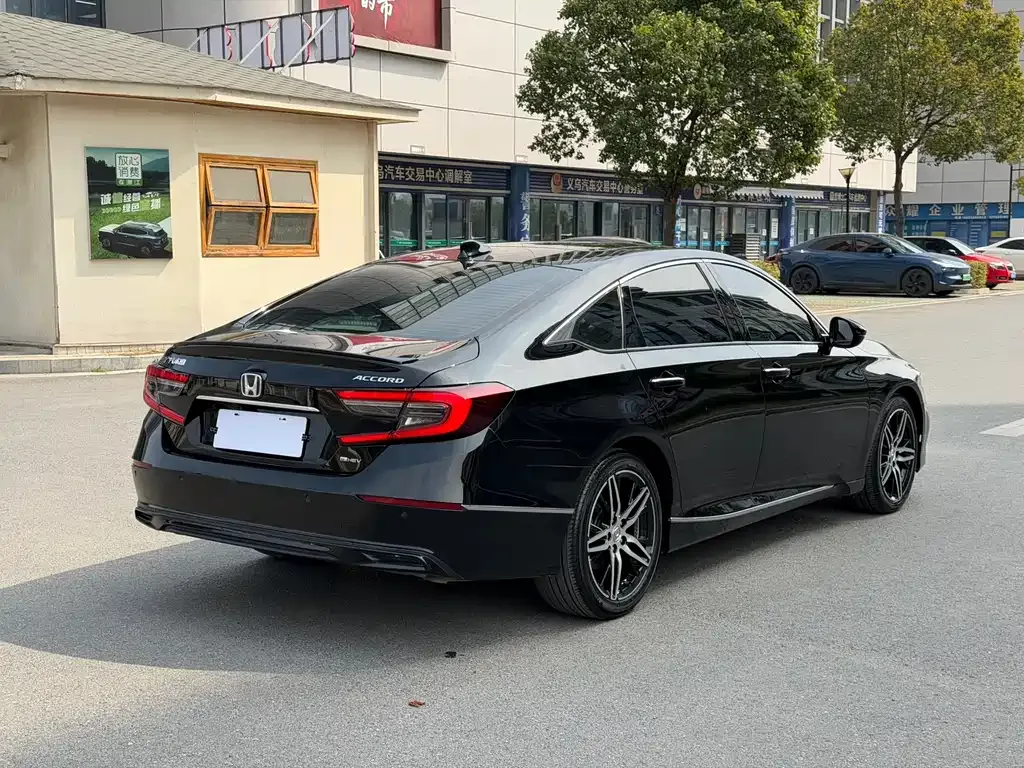 Honda Accord — фото 5